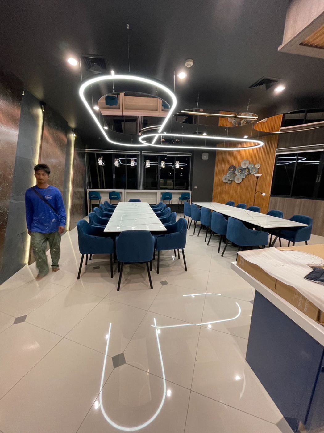 ห้องอาหารและร้านกาแฟหลังรีโนเวทเสร็จสมบูรณ์